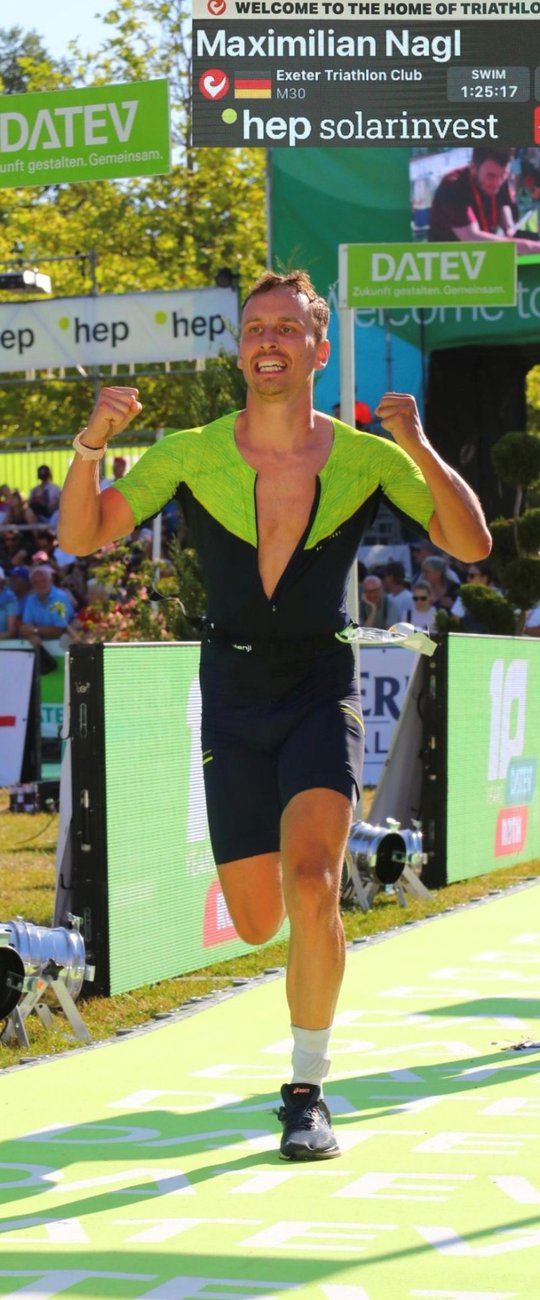 Beim Triathlon im Ziel